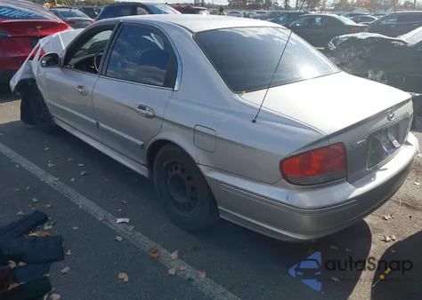 2004 Hyundai Sonata z USA, uszkodzony, nr VIN KMHWF25S74A084604